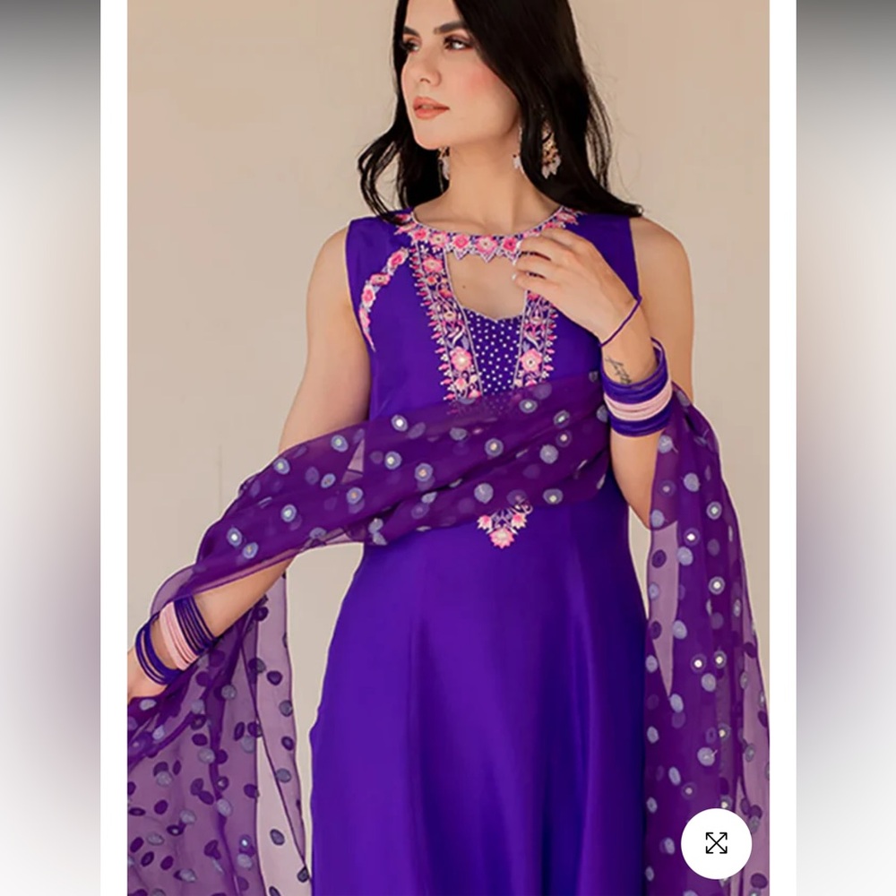 Shazia Rauf Khan - Picture 2 of 6